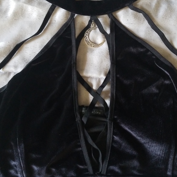 Artemia Gothic Halter Top. 3XL - Picture 3 of 5